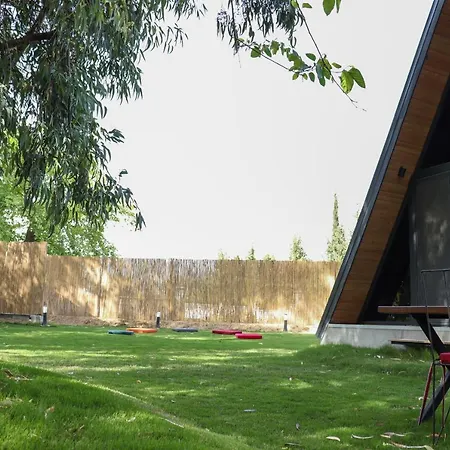 Lafa Fala Bungalow Villa *